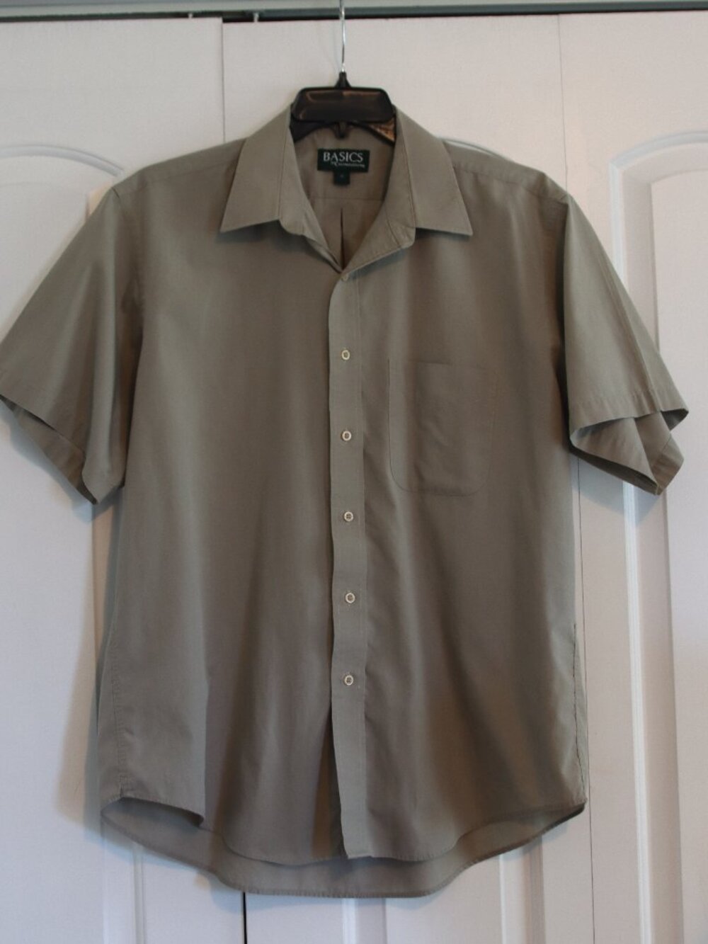 Basics by Croft and Barrow Single Needle Tailoring Button Down Tan Size 17